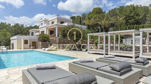 Bellissima villa con privacy e una fantastica vista in vendita e noleggio - licenza di noleggio
