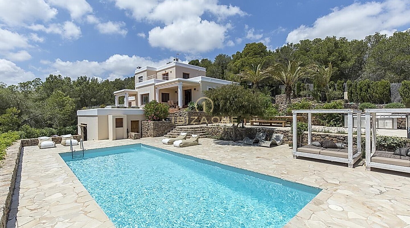 Bellissima villa con privacy e una fantastica vista in vendita e noleggio - licenza di noleggio