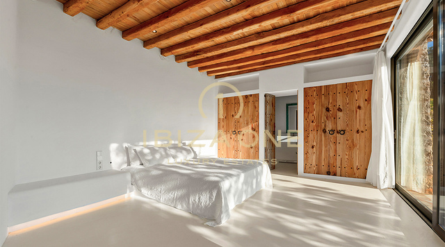 Luxe originele Blakstad Finca op een bergtop van San Juan met prachtig uitzicht te koop, Ibiza
