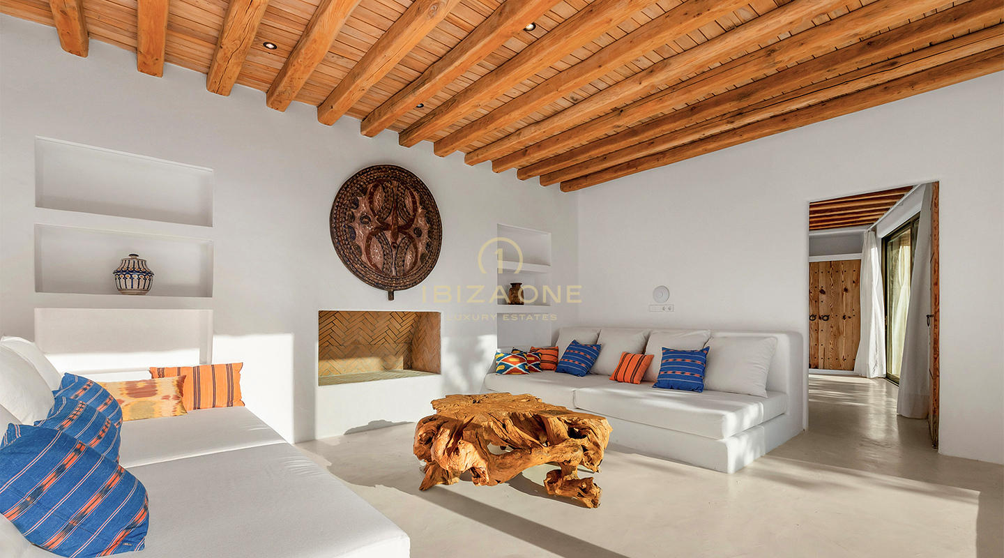 Luxueuse Finca originale de Blakstad au sommet d'une montagne de San Juan avec une vue imprenable à vendre, Ibiza