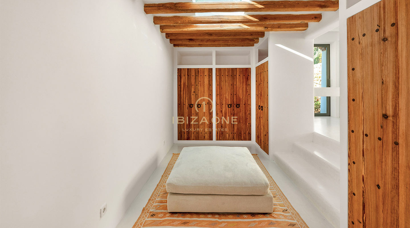 Luxueuse Finca originale de Blakstad au sommet d'une montagne de San Juan avec une vue imprenable à vendre, Ibiza