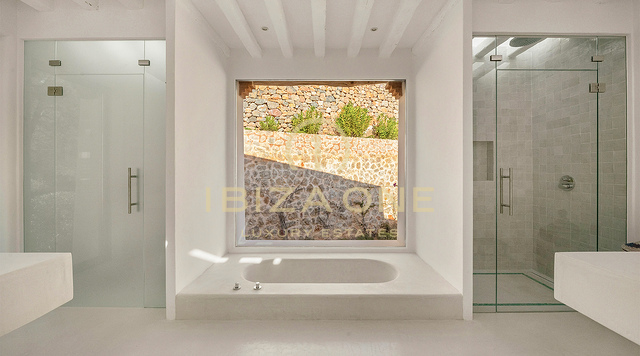 Luxueuse Finca originale de Blakstad au sommet d'une montagne de San Juan avec une vue imprenable à vendre, Ibiza
