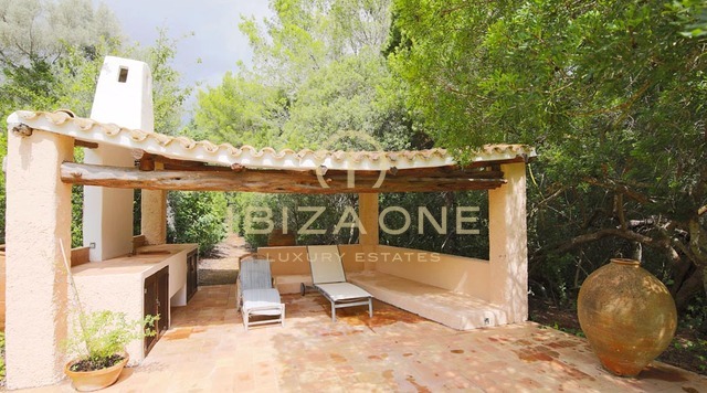 Authentic luxury Ibiza finca with beautiful views of the sea and the land for sale, Ibiza