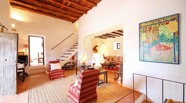 Authentieke luxe finca op Ibiza met prachtig uitzicht op zee en het land te koop, Ibiza