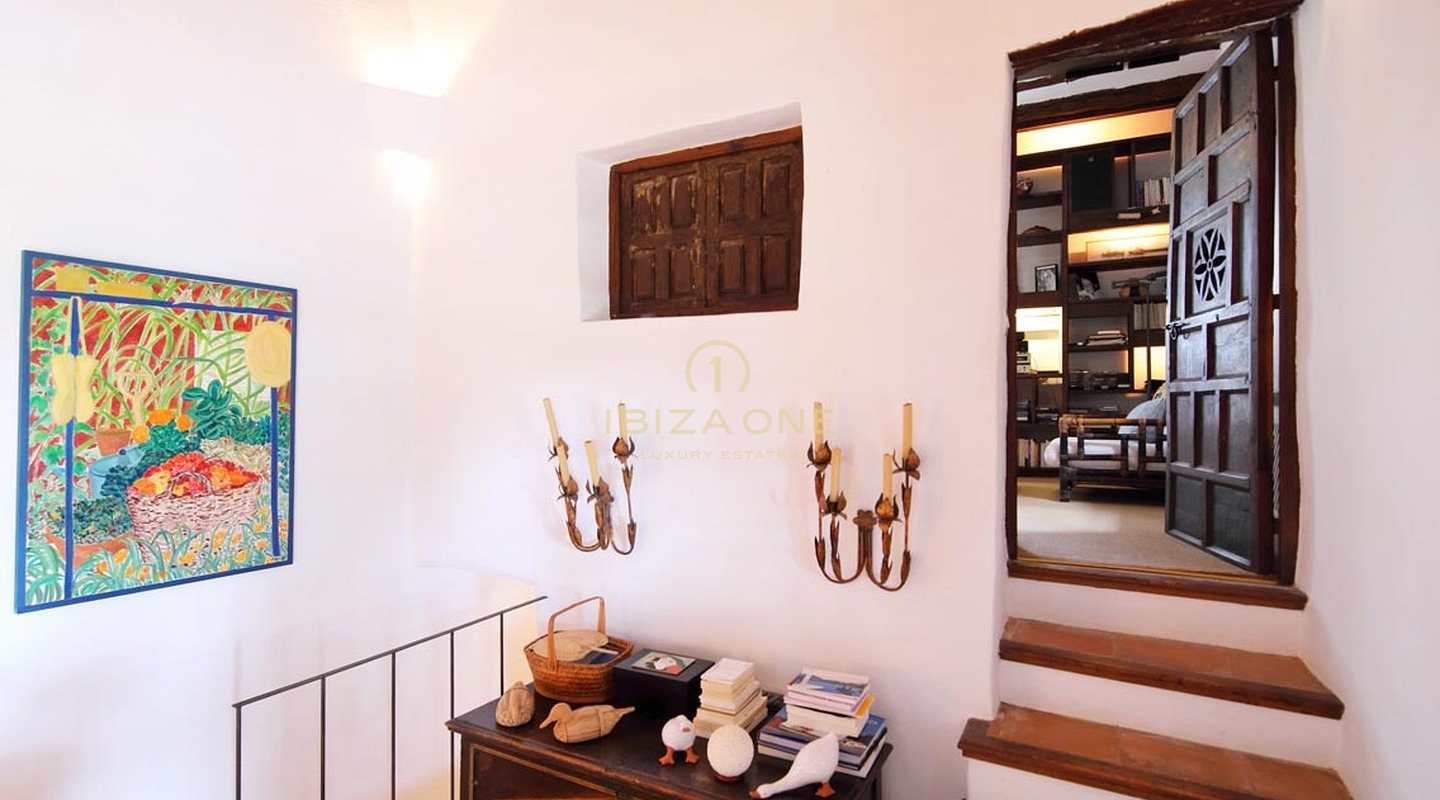 Authentic luxury Ibiza finca with beautiful views of the sea and the land for sale, Ibiza