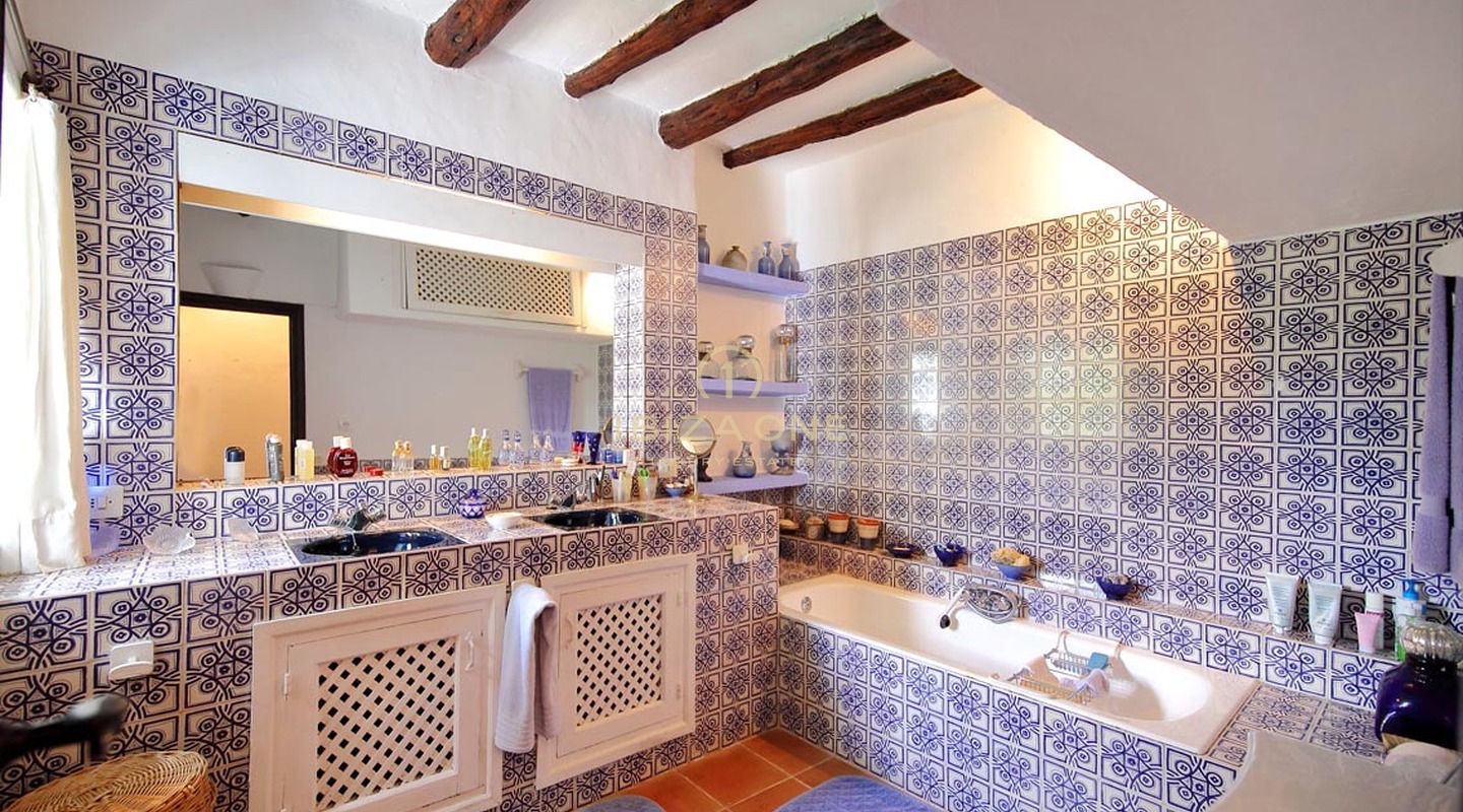 Authentic luxury Ibiza finca with beautiful views of the sea and the land for sale, Ibiza