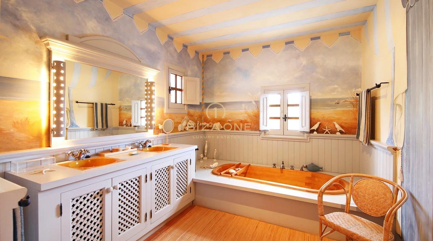 Authentic luxury Ibiza finca with beautiful views of the sea and the land for sale, Ibiza