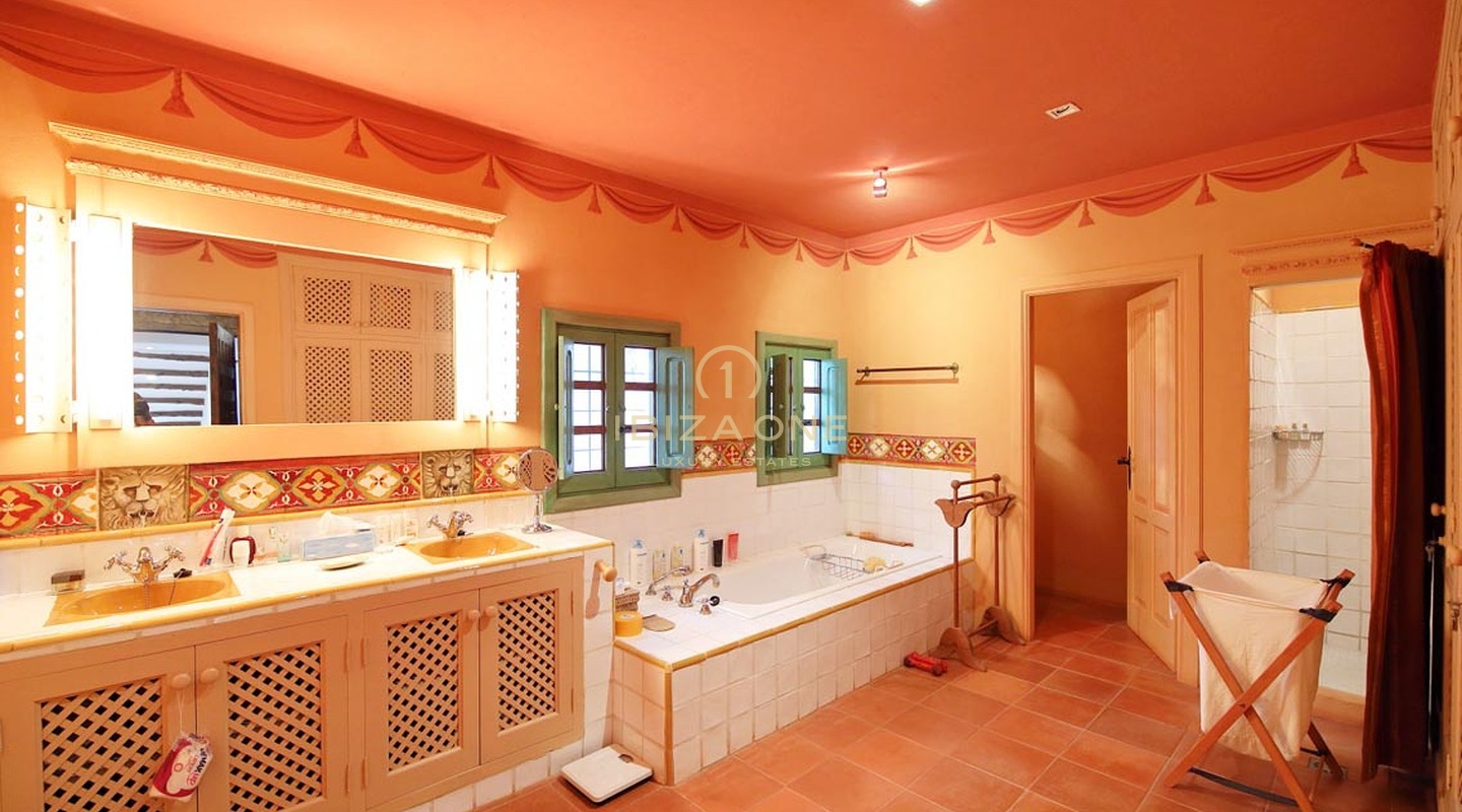 Authentic luxury Ibiza finca with beautiful views of the sea and the land for sale, Ibiza