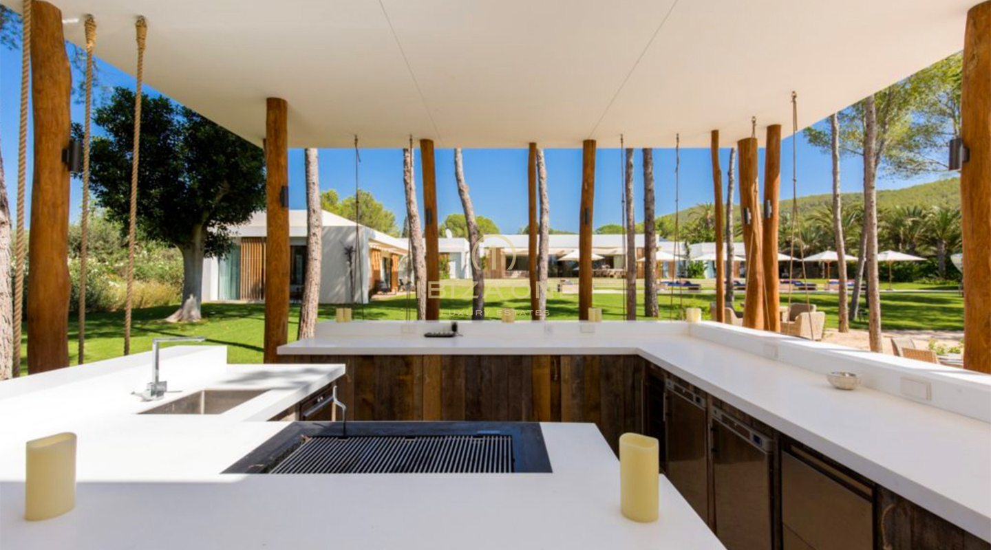 Lujoso resort paradisíaco con vistas al mar en alquiler en Ibiza