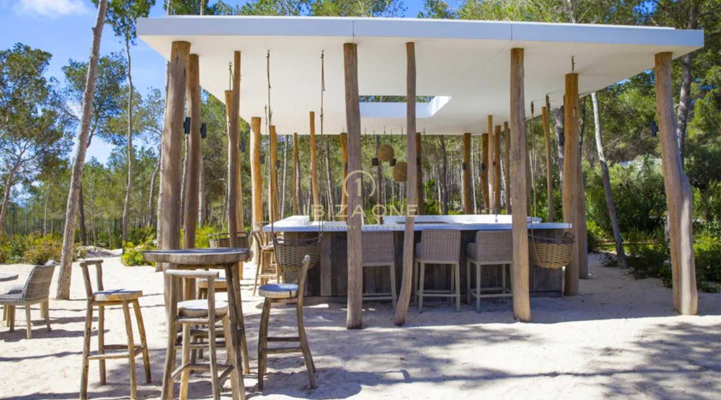 Lujoso resort paradisíaco con vistas al mar en alquiler en Ibiza