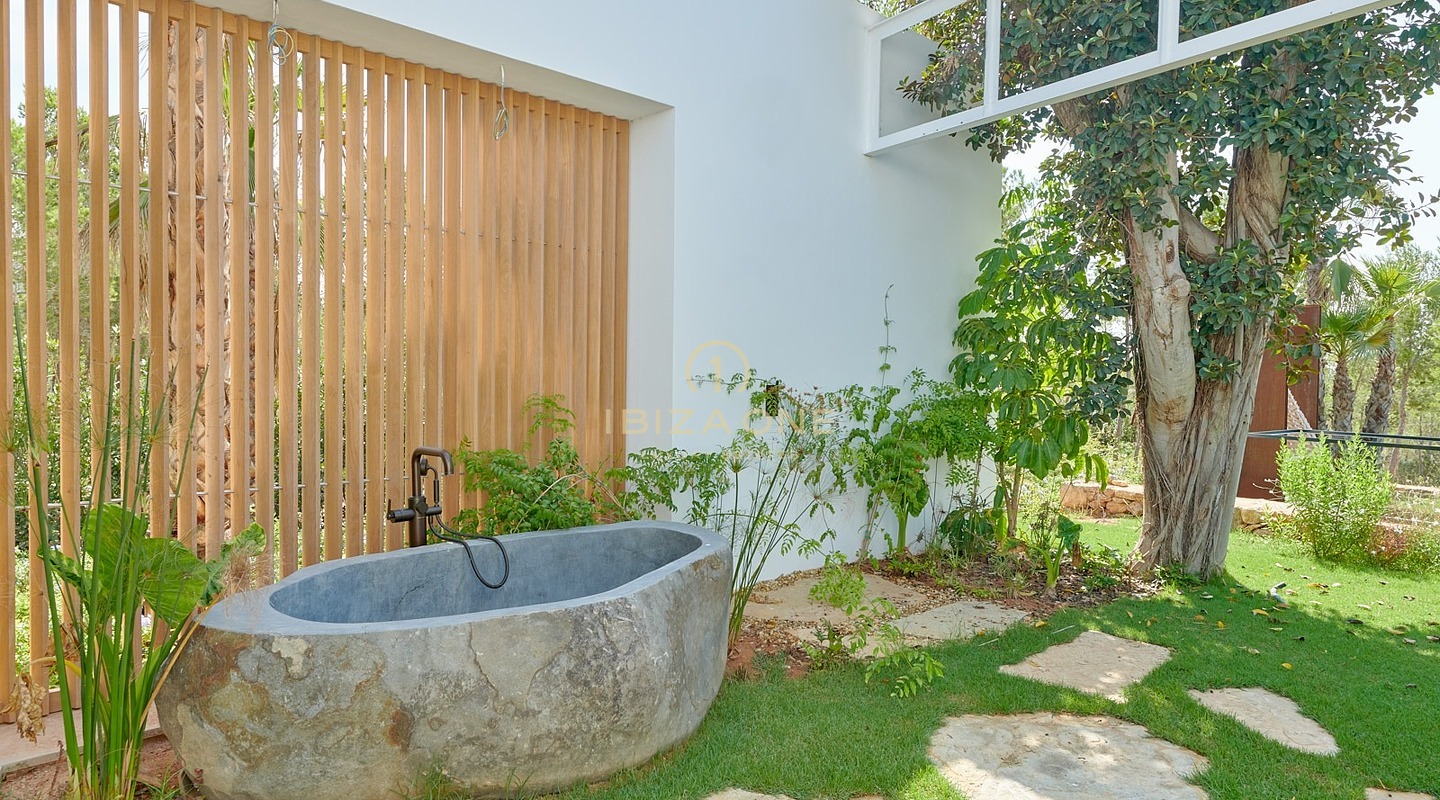 Newly built luxury villa with views of the sea, the countryside and Formentera for rent, Ibiza