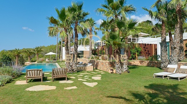 Nieuw gebouwde luxe villa met uitzicht op de zee, het landschap en Formentera te huur, Ibiza