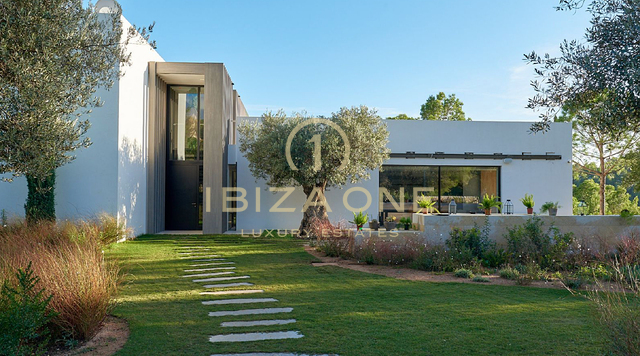 Nuova proprietà di lusso per le vacanze con privacy e vista sul mare in affitto, Ibiza
