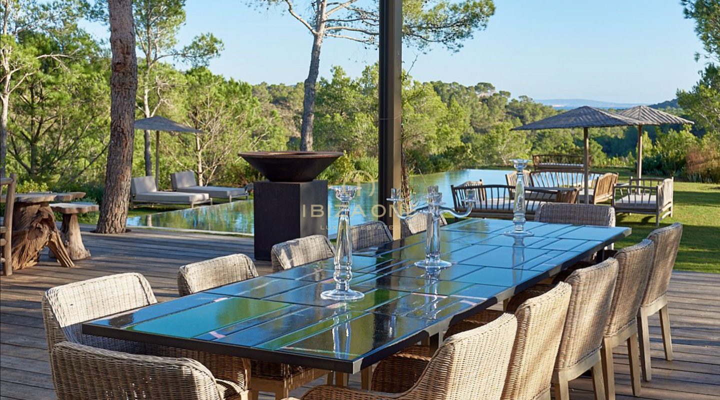 Nieuw gebouwd luxe vakantiehuis met privacy en uitzicht op zee te huur, Ibiza