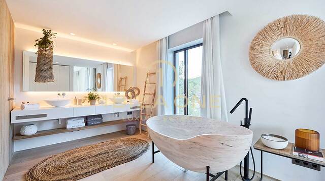 Nuova proprietà di lusso per le vacanze con privacy e vista sul mare in affitto, Ibiza