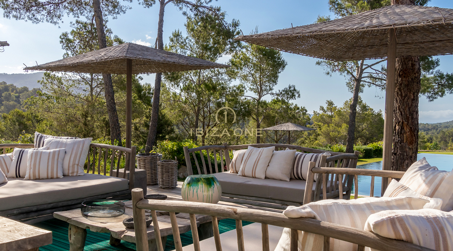 Propiedad vacacional de lujo de nueva construcción con privacidad y vistas al mar en alquiler, Ibiza
