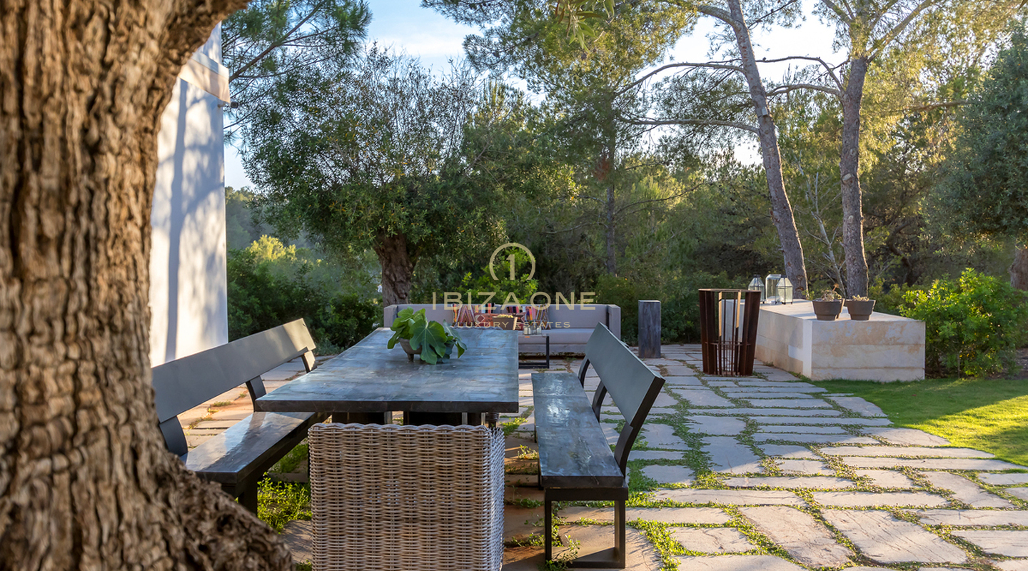 Nieuw gebouwd luxe vakantiehuis met privacy en uitzicht op zee te huur, Ibiza