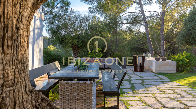 Nieuw gebouwd luxe vakantiehuis met privacy en uitzicht op zee te huur, Ibiza