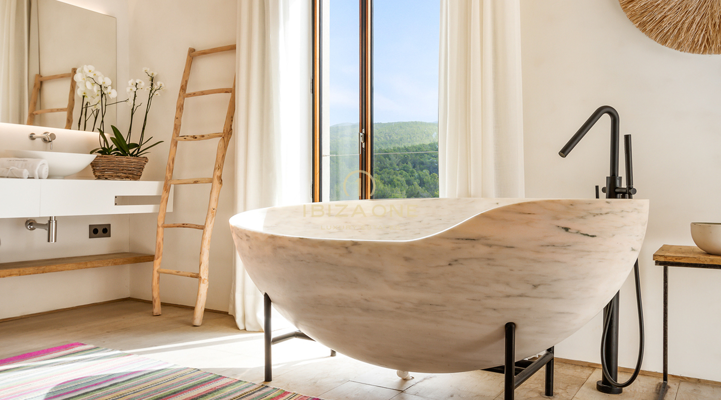Nieuw gebouwd luxe vakantiehuis met privacy en uitzicht op zee te huur, Ibiza