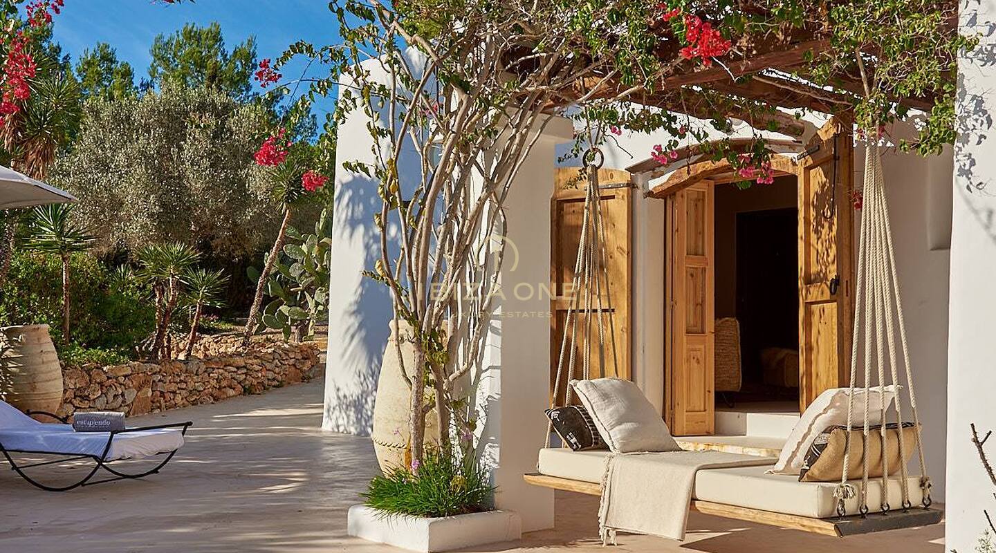 Traditionele en zeer luxe gerenoveerde 17e-eeuwse Ibiza finca te huur, Ibiza