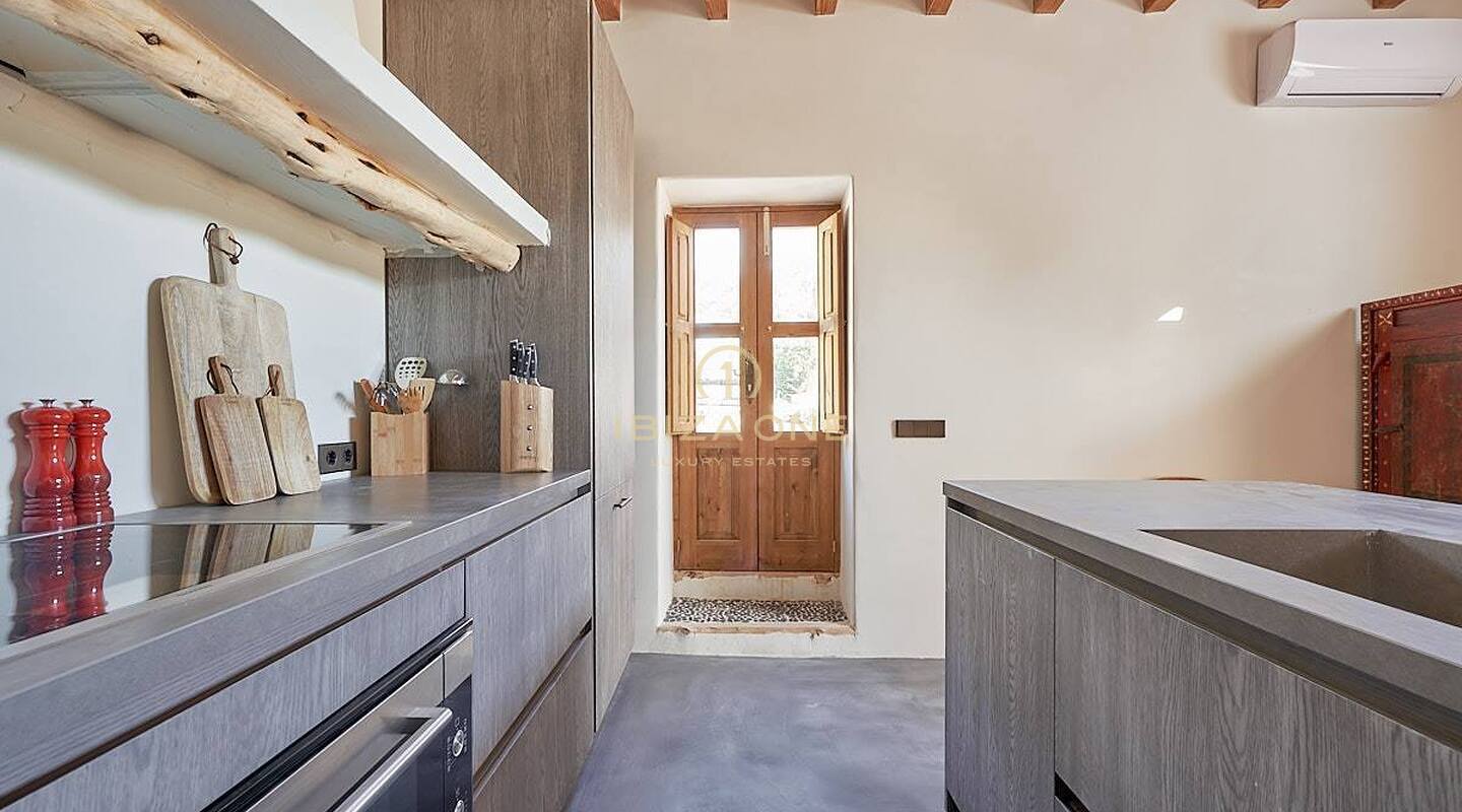 Finca traditionnelle et luxueusement rénovée du XVIIe siècle à Ibiza à louer, Ibiza