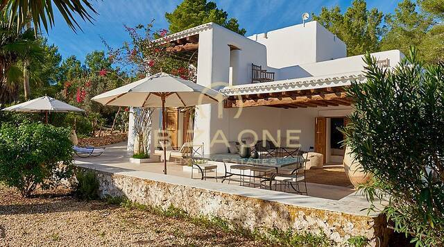 Finca tradicional ibicenca del siglo XVII renovada y de gran lujo en alquiler, Ibiza