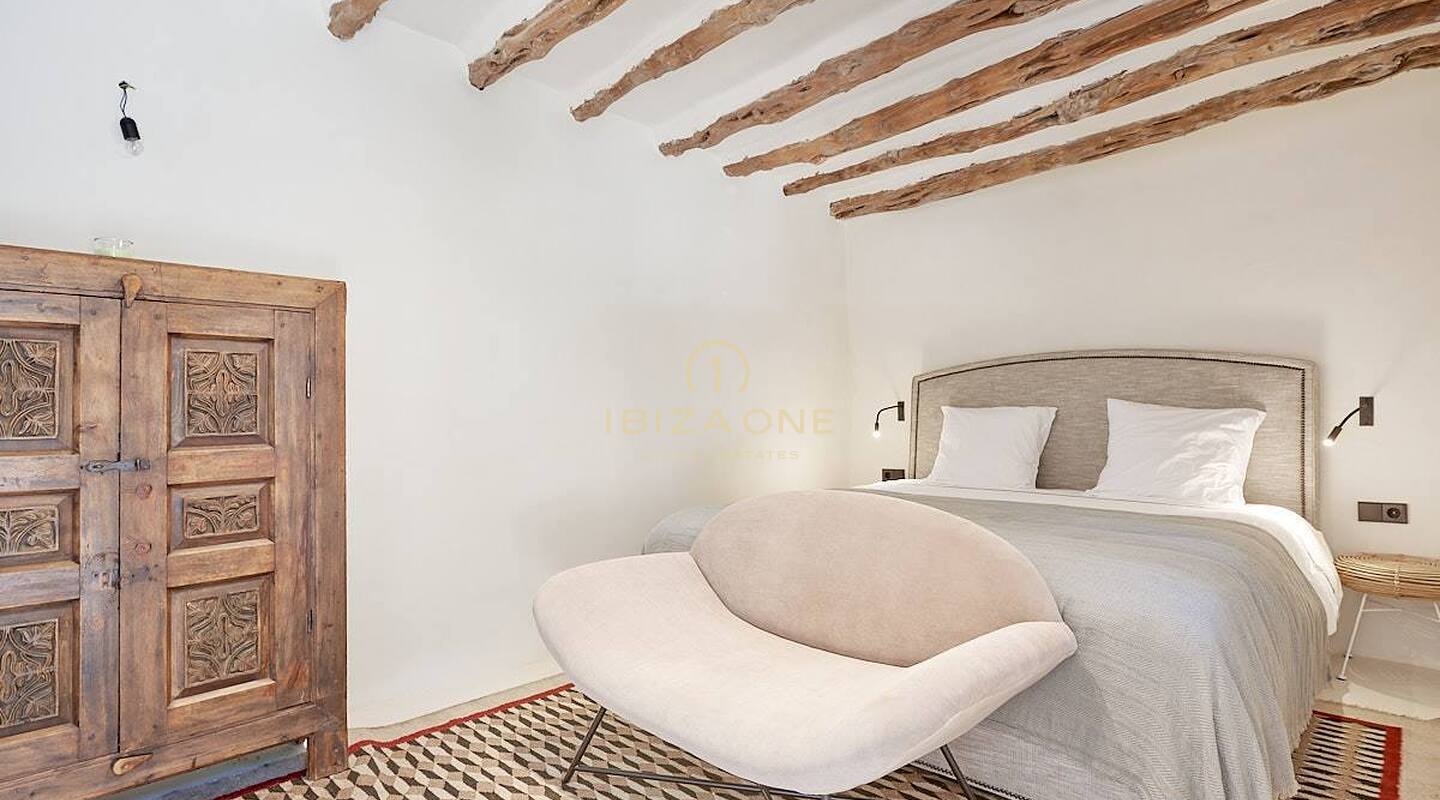 Finca tradicional ibicenca del siglo XVII renovada y de gran lujo en alquiler, Ibiza