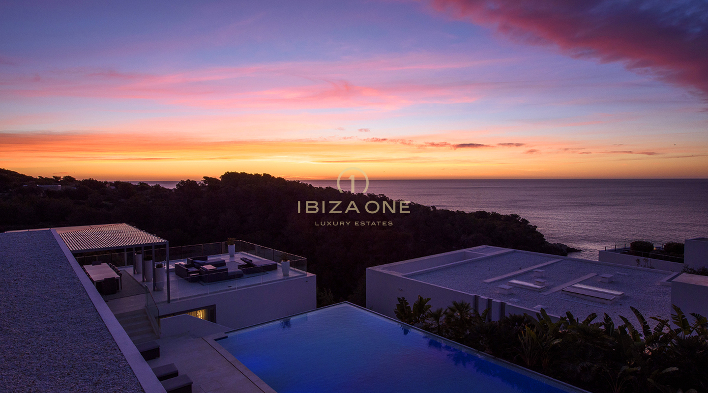 Moderne Luxusvilla mit Meerzugang nur wenige Minuten von Ibiza-Stadt entfernt zu vermieten, Ibiza – dieses Luxushaus steht auch zum Verkauf, Ibiza