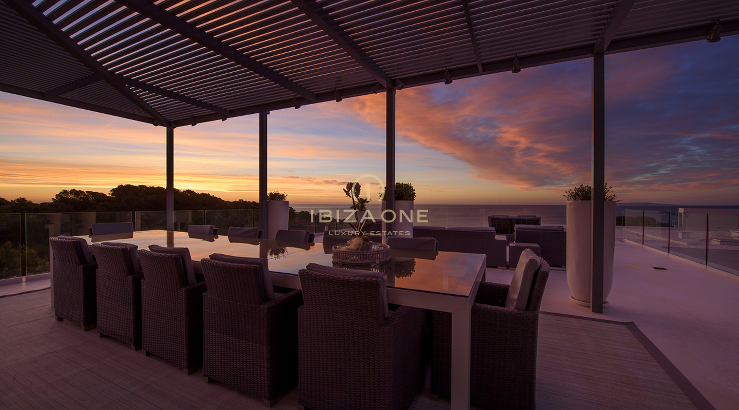 Moderne Luxusvilla mit Meerzugang nur wenige Minuten von Ibiza-Stadt entfernt zu vermieten, Ibiza – dieses Luxushaus steht auch zum Verkauf, Ibiza