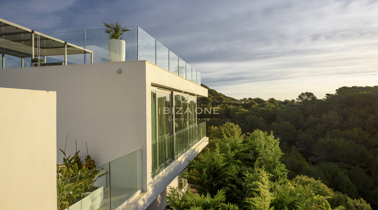 Moderne Luxusvilla mit Meerzugang nur wenige Minuten von Ibiza-Stadt entfernt zu vermieten, Ibiza – dieses Luxushaus steht auch zum Verkauf, Ibiza