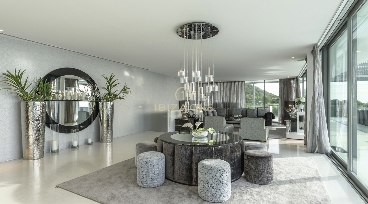 Moderne Luxusvilla mit Meerzugang nur wenige Minuten von Ibiza-Stadt entfernt zu vermieten, Ibiza – dieses Luxushaus steht auch zum Verkauf, Ibiza