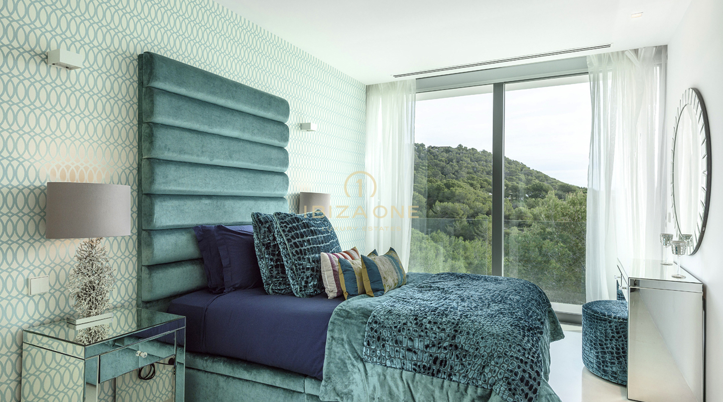 Moderne luxe villa met toegang tot de zee op slechts enkele minuten van Ibiza-stad te huur, Ibiza - dit luxe huis is ook te koop, Ibiza