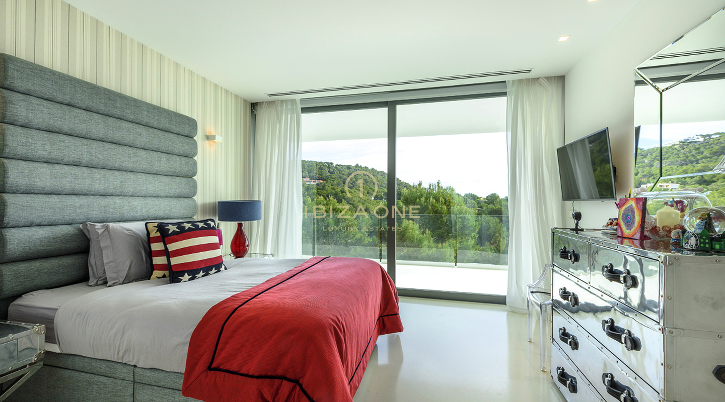 Moderne Luxusvilla mit Meerzugang nur wenige Minuten von Ibiza-Stadt entfernt zu vermieten, Ibiza – dieses Luxushaus steht auch zum Verkauf, Ibiza