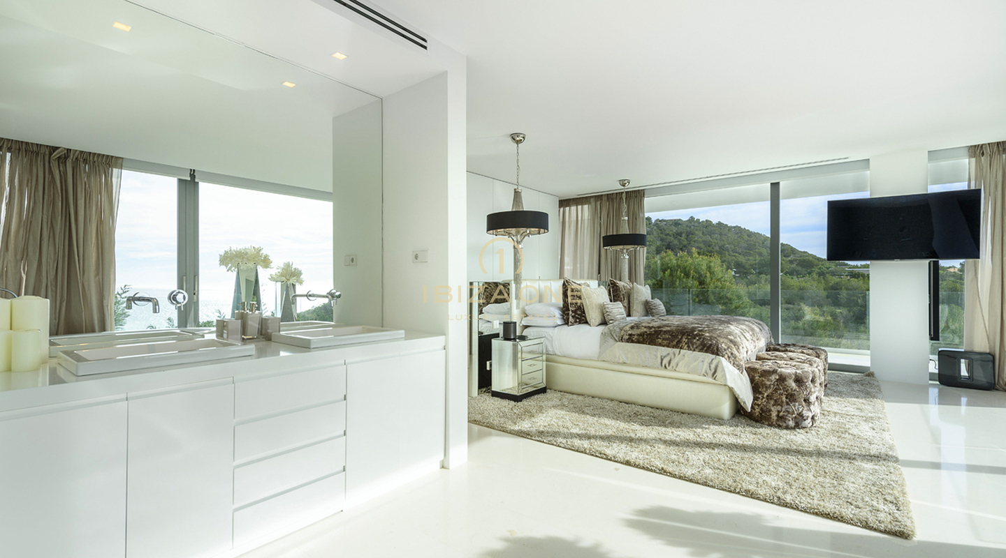 Moderne Luxusvilla mit Meerzugang nur wenige Minuten von Ibiza-Stadt entfernt zu vermieten, Ibiza – dieses Luxushaus steht auch zum Verkauf, Ibiza