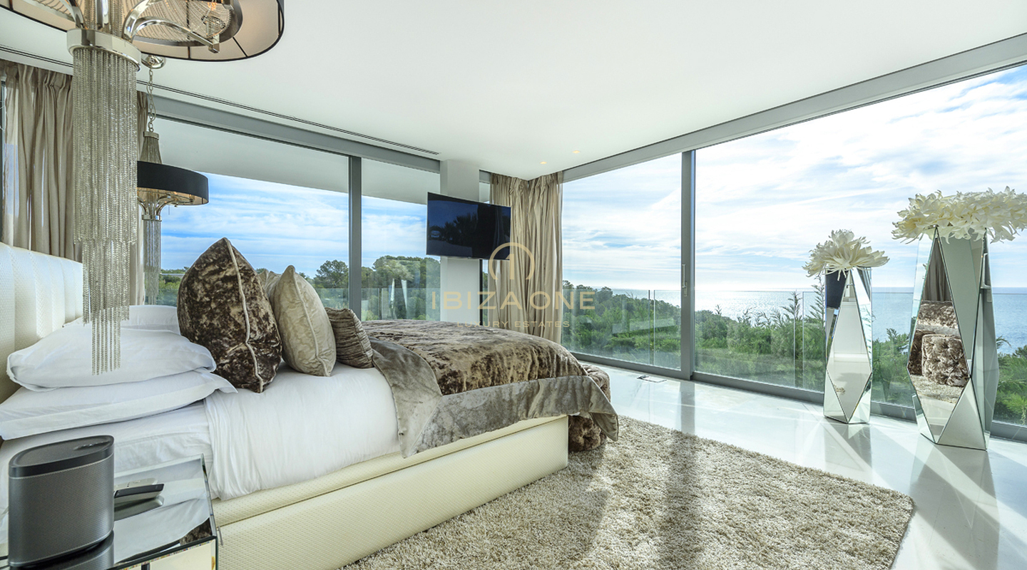 Moderne luxe villa met toegang tot de zee op slechts enkele minuten van Ibiza-stad te huur, Ibiza - dit luxe huis is ook te koop, Ibiza