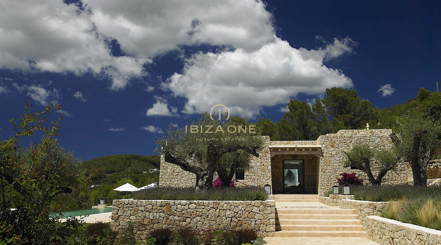 Prachtige luxe Blakstad finca met gastenverblijf te huur, Ibiza