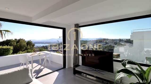 Moderne, luxuriös renovierte Villa in Can Pep Simo mit Aussicht zu verkaufen, Ibiza