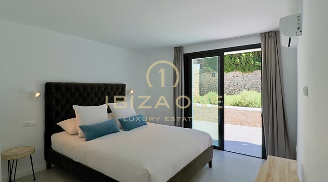 Moderna villa de lujo reformada en Can Pep Simo con vistas en venta, Ibiza