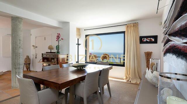 Moderna villa vista mare in ottima posizione in vendita