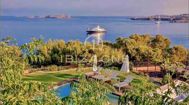 Villa in prima linea di mare con accesso al mare e splendida vista in affitto, Ibiza