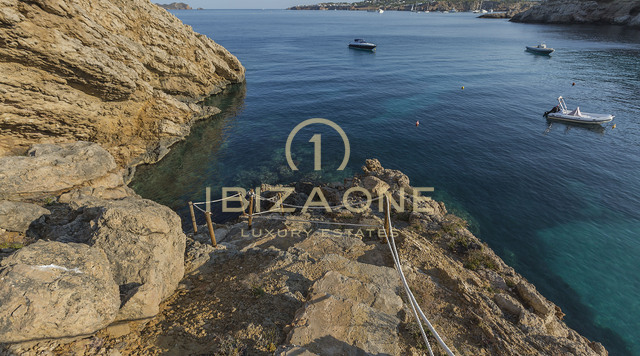 Villa in prima linea di mare con accesso al mare e splendida vista in affitto, Ibiza