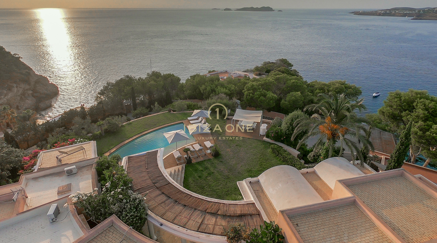 Villa en première ligne de mer avec accès à la mer et belles vues à louer, Ibiza