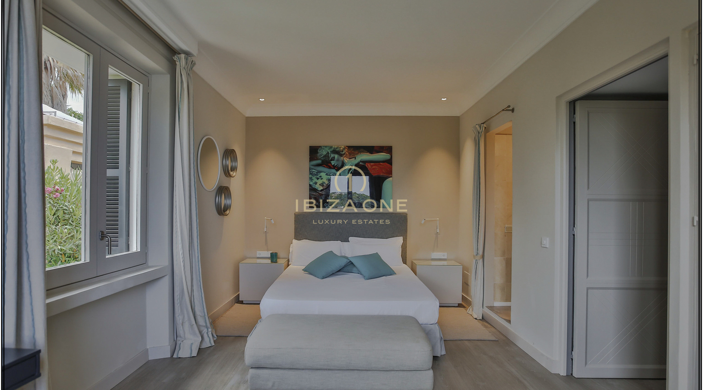 Villa in erster Meereslinie mit Meerzugang und herrlicher Aussicht zu vermieten, Ibiza