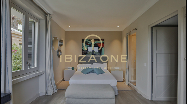 Villa in prima linea di mare con accesso al mare e splendida vista in affitto, Ibiza