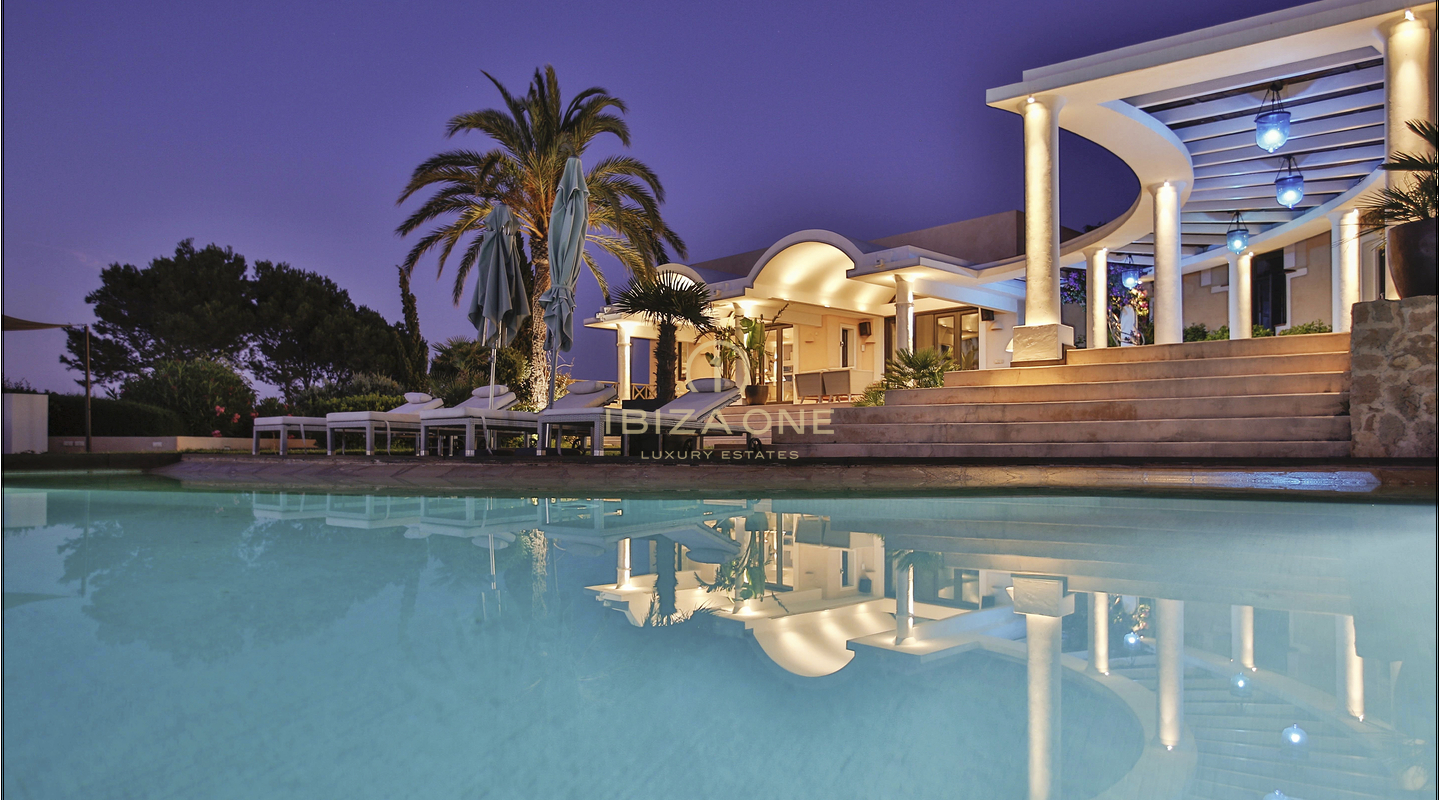 Villa in erster Meereslinie mit Meerzugang und herrlicher Aussicht zu vermieten, Ibiza