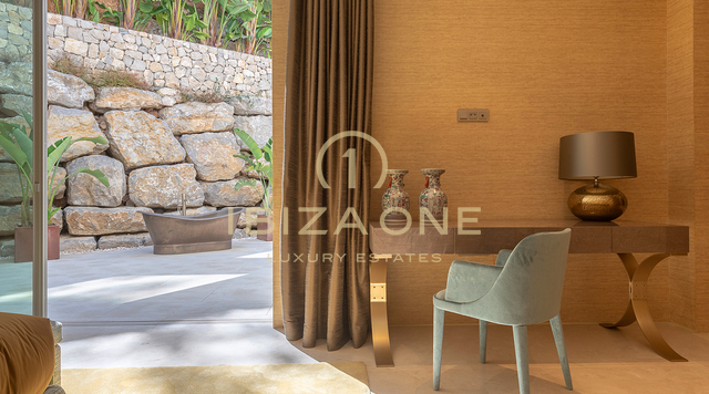 Il gioiello della corona di Ibiza: mega tenuta con vista panoramica sul mare e totale privacy in vendita a Santa Eulalia, Ibiza.