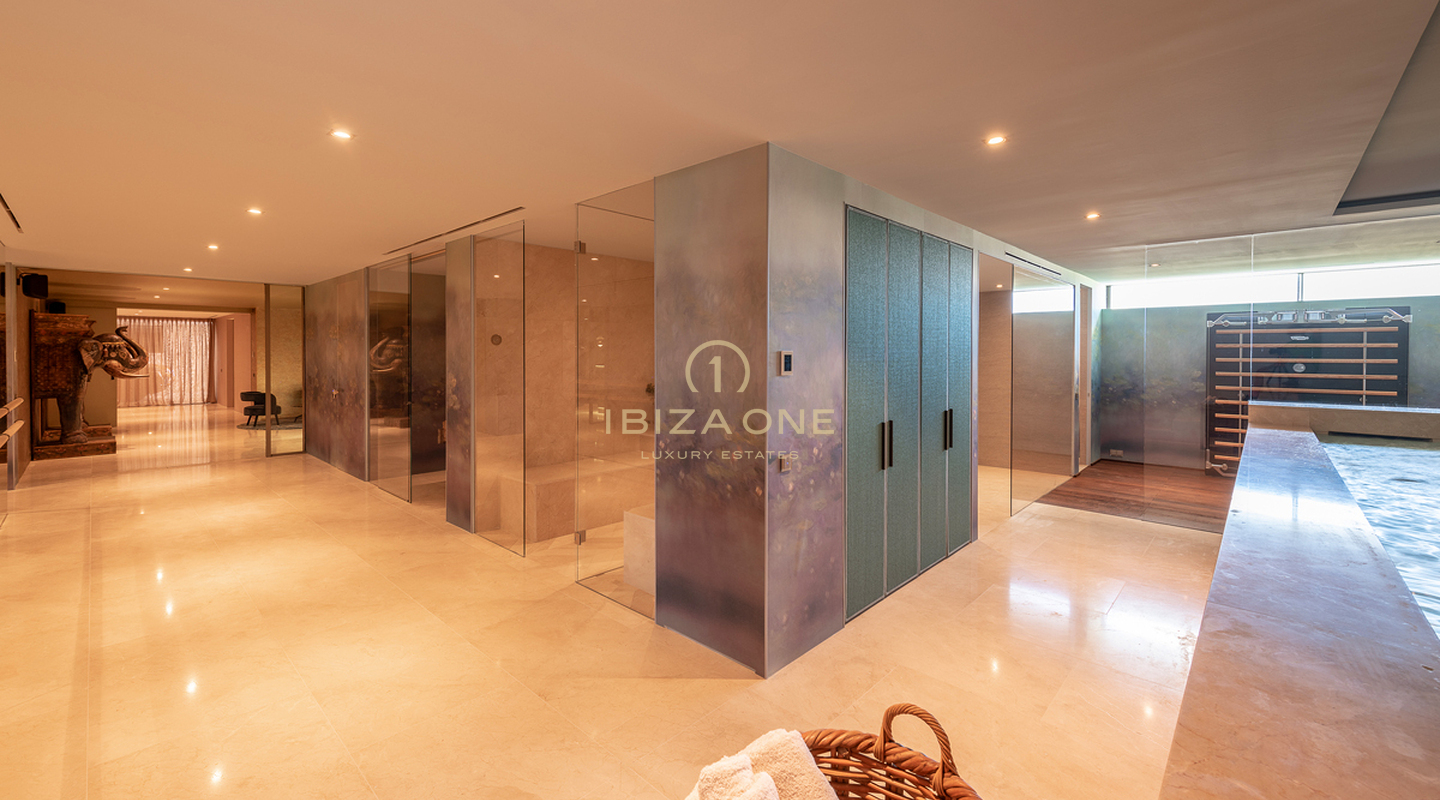 Il gioiello della corona di Ibiza: mega tenuta con vista panoramica sul mare e totale privacy in vendita a Santa Eulalia, Ibiza.