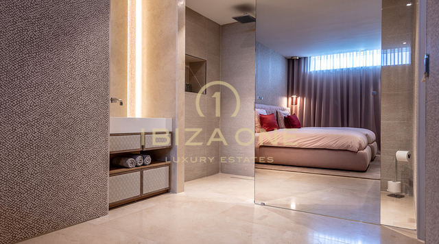 Joyau d'Ibiza – Propriété de prestige avec vue panoramique sur la mer et intimité totale à Santa Eulalia, Ibiza