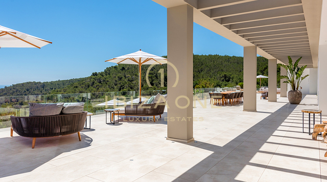 Il gioiello della corona di Ibiza: mega tenuta con vista panoramica sul mare e totale privacy in vendita a Santa Eulalia, Ibiza.