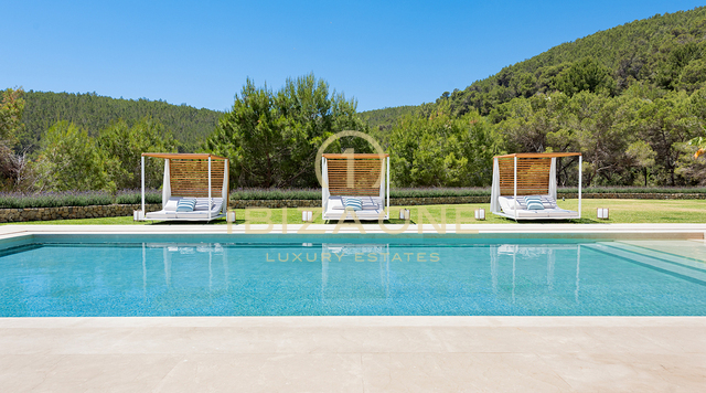Het kroonjuweel van Ibiza – Megalandgoed met panoramisch uitzicht op zee en volledige privacy in Sta. Eulalia te koop, Ibiza.